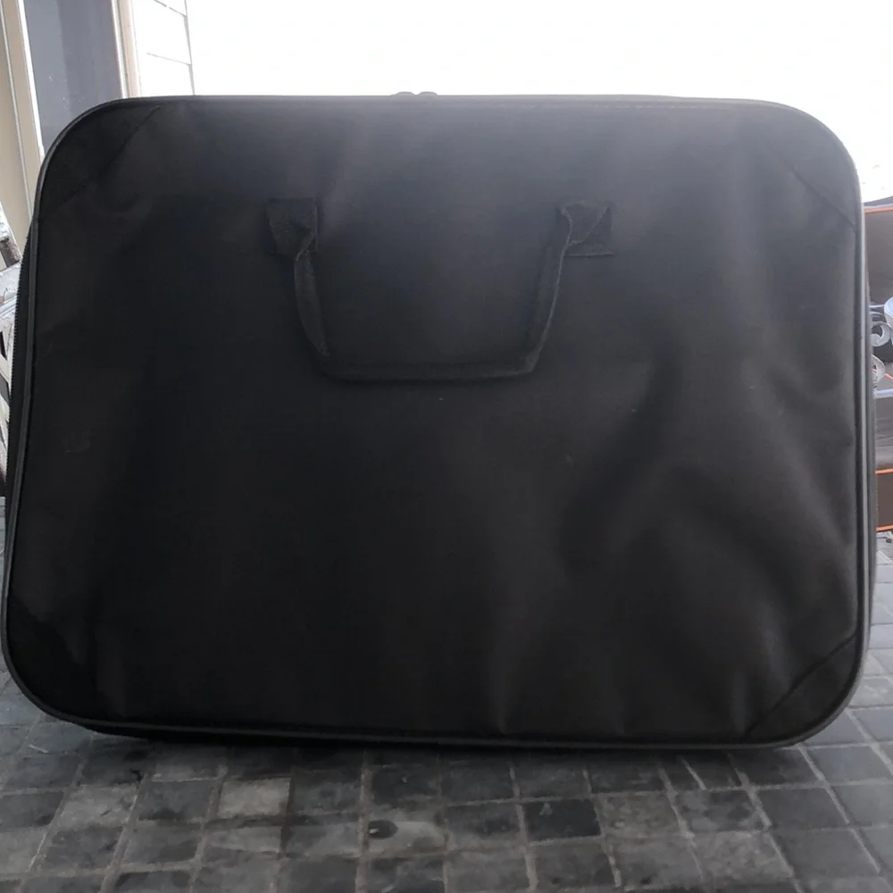 MUSICIANS LAPTOP CARRY CASE • ZIP AROUND STYLE • VINYL • 16” x 12”